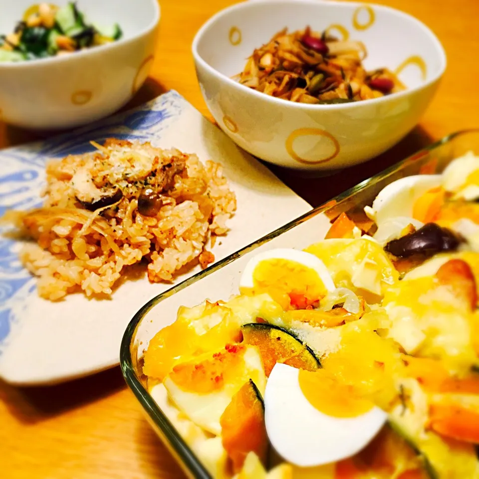 卵とカボチャと豆腐と色々野菜のチーズ焼き🧀洋風炊き込みごはんなど秋色ごはん|むぎこさん