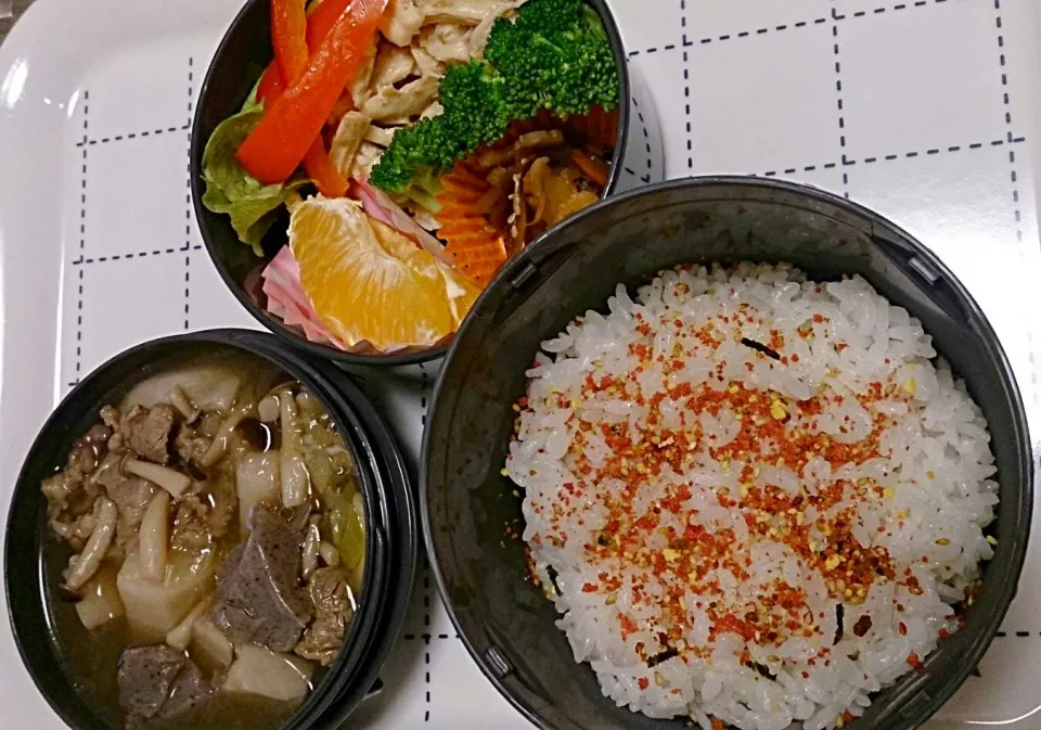 Snapdishの料理写真:山形の芋煮
バンバンジー弁当(^^)|倉兼みなみさん