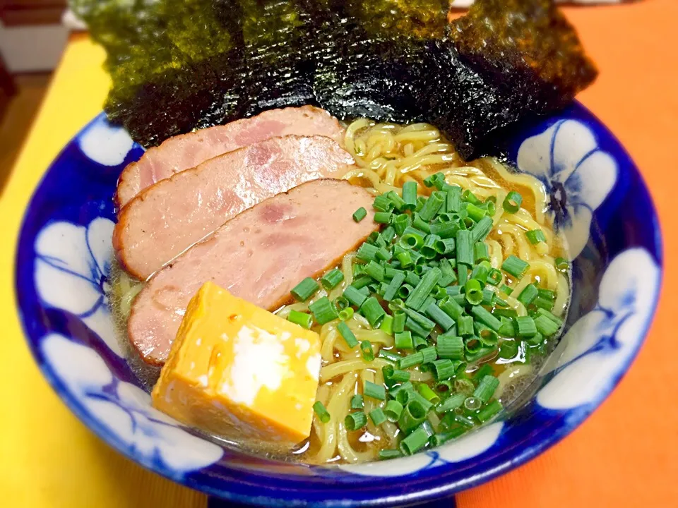 寒いので😵ラーメン❗️
じじばばのお昼(^^)|Yukihiko Ishidaさん