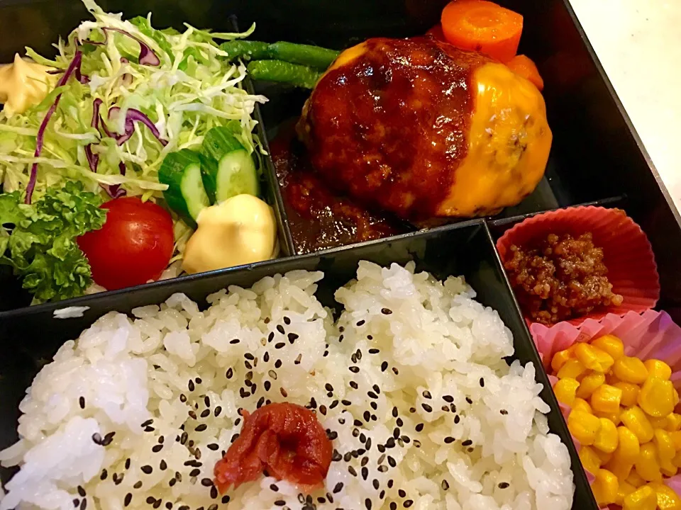 チーズハンバーグ社食弁当|大久保 掬恵さん