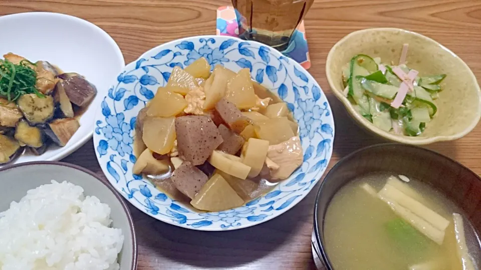 ・根菜と鶏胸肉の煮物
・茄子と鶏胸肉のオイスター炒め
・胡瓜とハムの胡麻マヨ和え
・オクラと薄揚げの味噌汁|ようかんさん