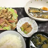 さんま塩焼き
きのこのホットサラダ
アスパラ肉巻き
お味噌汁|ゆーさん