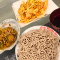 Snapdishの料理写真:そば、かき揚げ、なんかよーわからんやつ|ragu_guguguさん