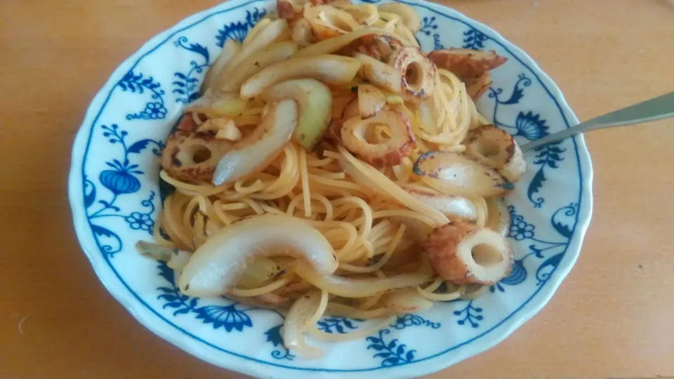 竹輪と玉ねぎのパスタ|ざきさん