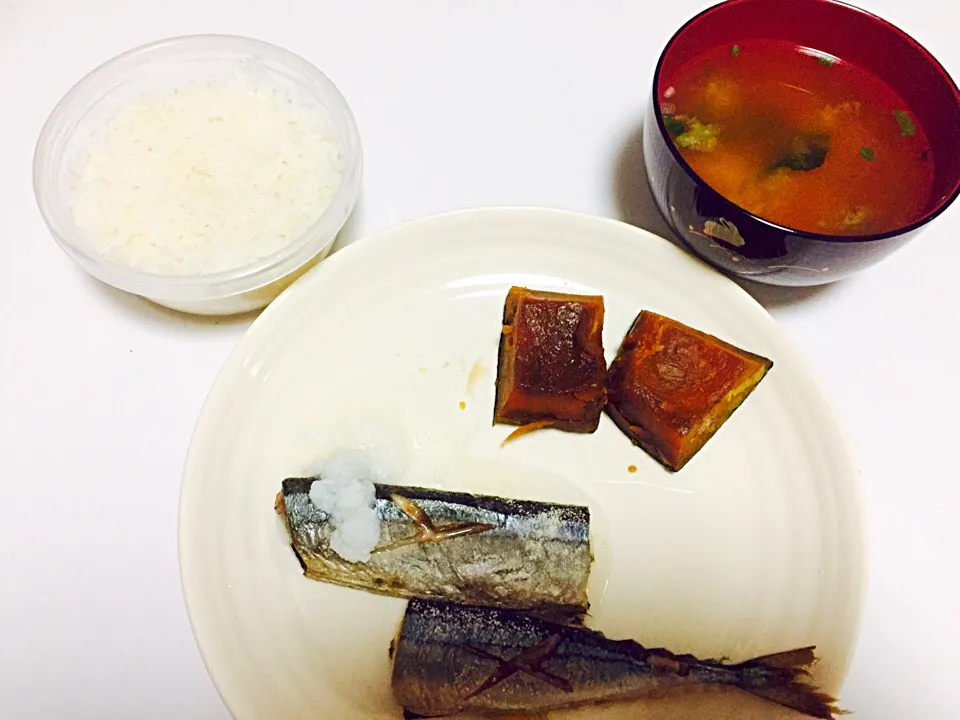 和食 ご飯 味噌汁 かぼちゃの煮物 さんまの塩焼き|えりさん