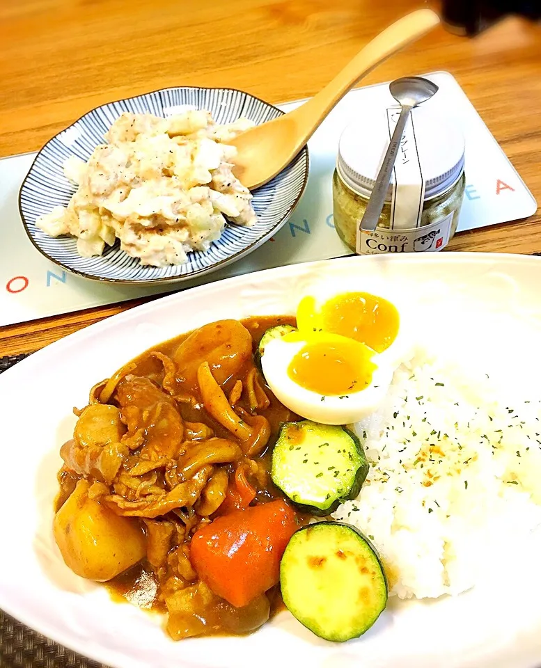 夏野菜カレーと白ゴーヤのサラダ
#カレー #白ゴーヤ|吉田さきさん