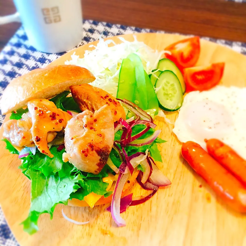 ハニーマスタードチキンのベーグルサンド🌯💕|🍎ゆかりんご🍎さん