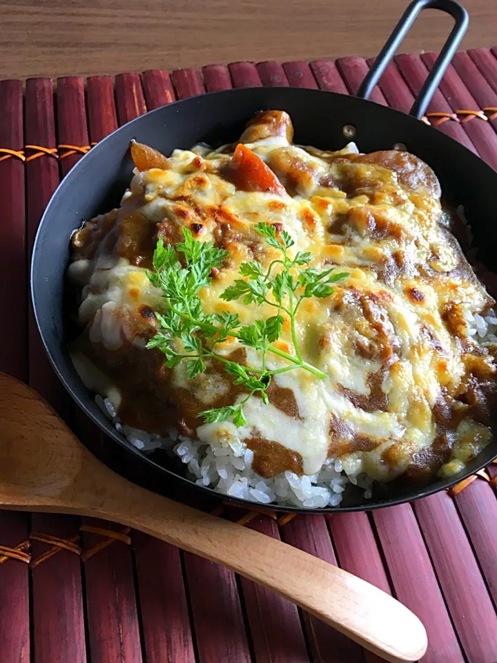 休日ランチ〜残りカレーで焼きカレー〜|ききさん