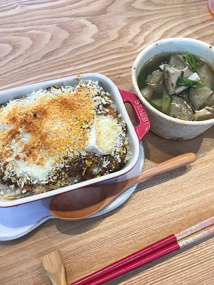 休日のランチ♪

焼きカレー
ナスとエリンギと葱のスープ|Momo Hanaさん