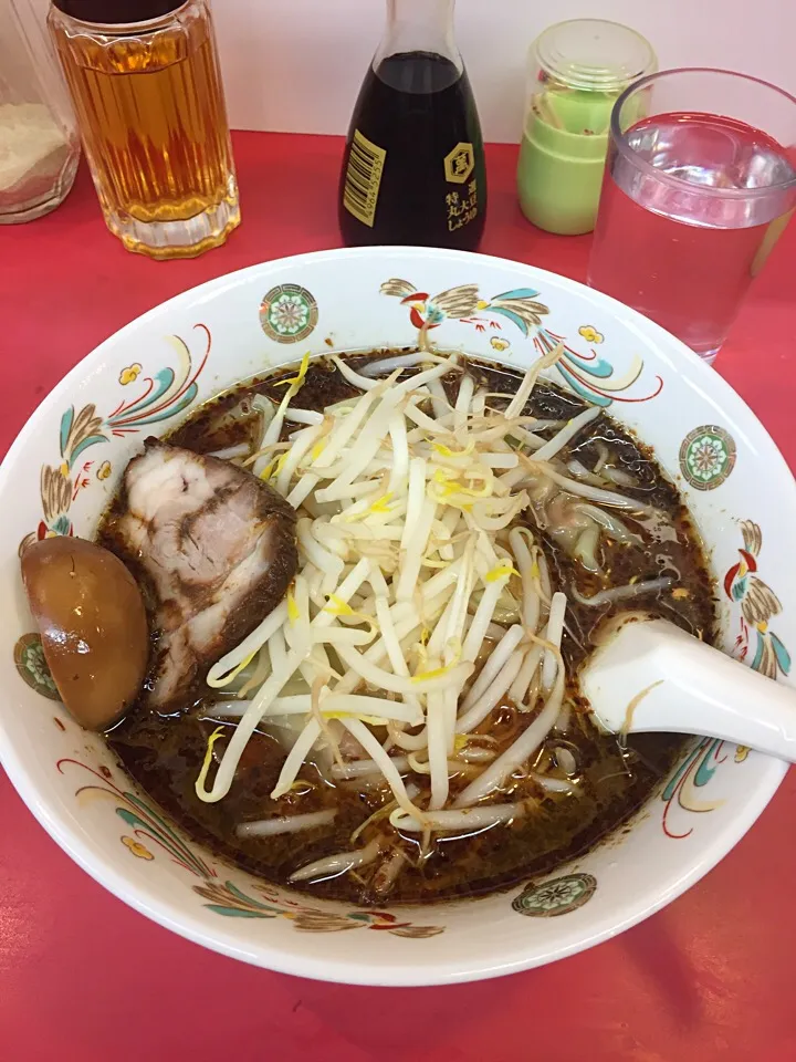 Snapdishの料理写真:大井町 永楽 ワンタン麺|Takayukiさん