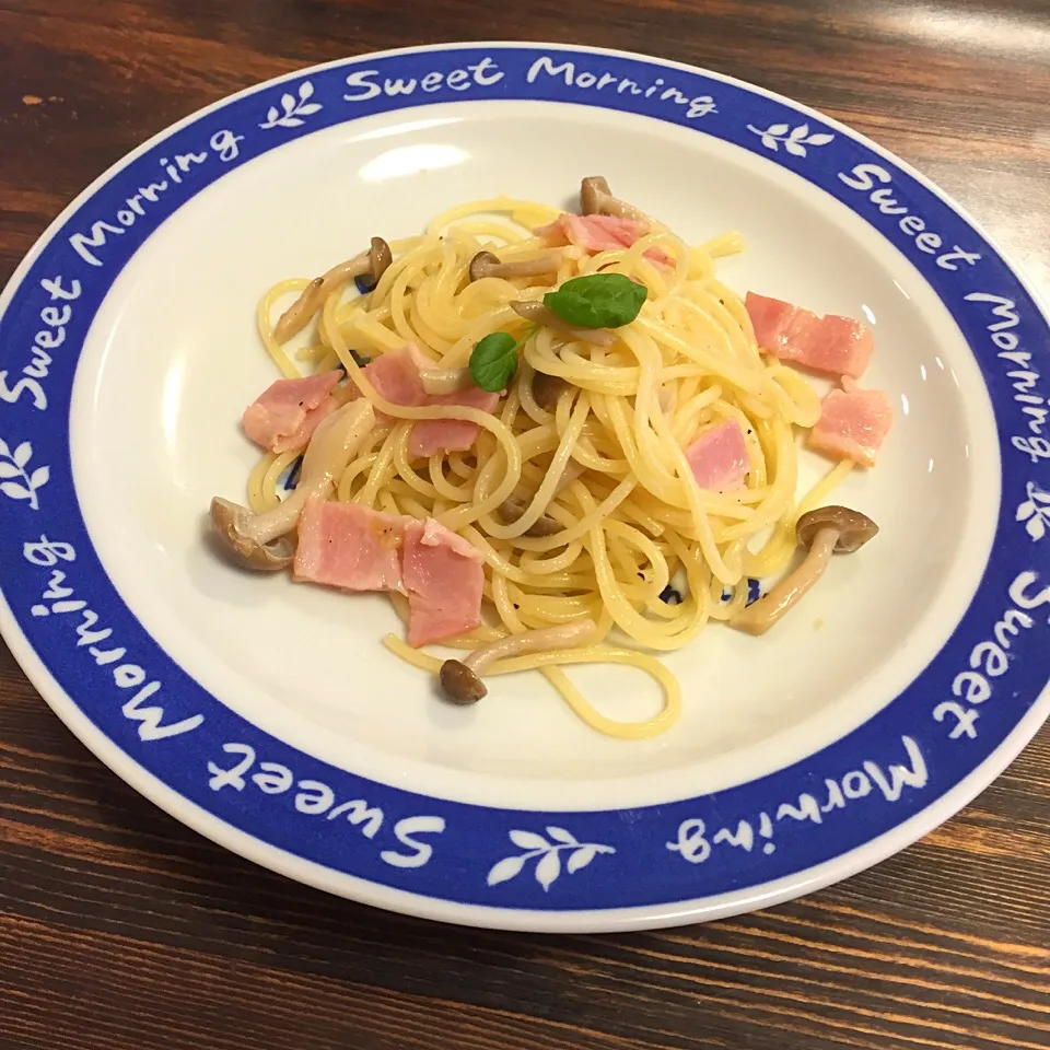 Snapdishの料理写真:しめじとベーコンのノーマルパスタ🍄🍝|いしくん。（たまご王子🥚🐣🐥🐔）さん