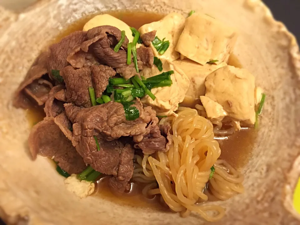 今宵の一品🍶我妻作の肉どうふどす😋最近、シュフ業を逃避しまくって麺ばかり食べている不良主夫なので御座いました😭|にゃあ（芸名）さん