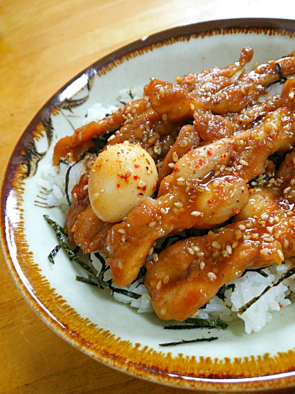 ぷりっぷりせせりの焼鳥丼|徳之島トトロンヌさん