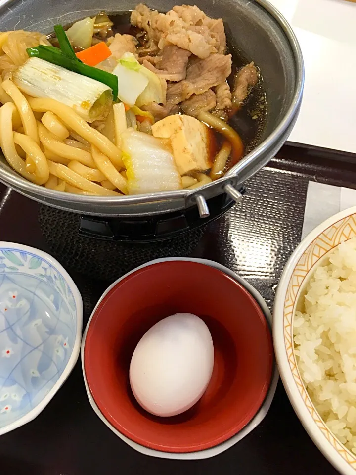 すき家 牛すき鍋定食|ナナさん