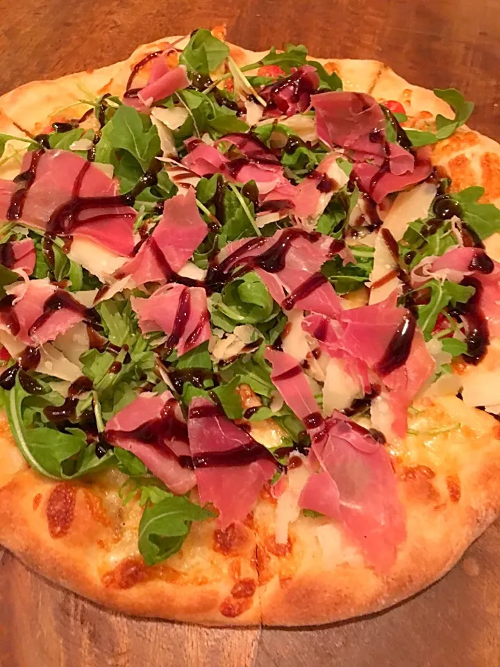 Prosciutto/Arugula pizza with balsamic glaze|🌺IAnneさん