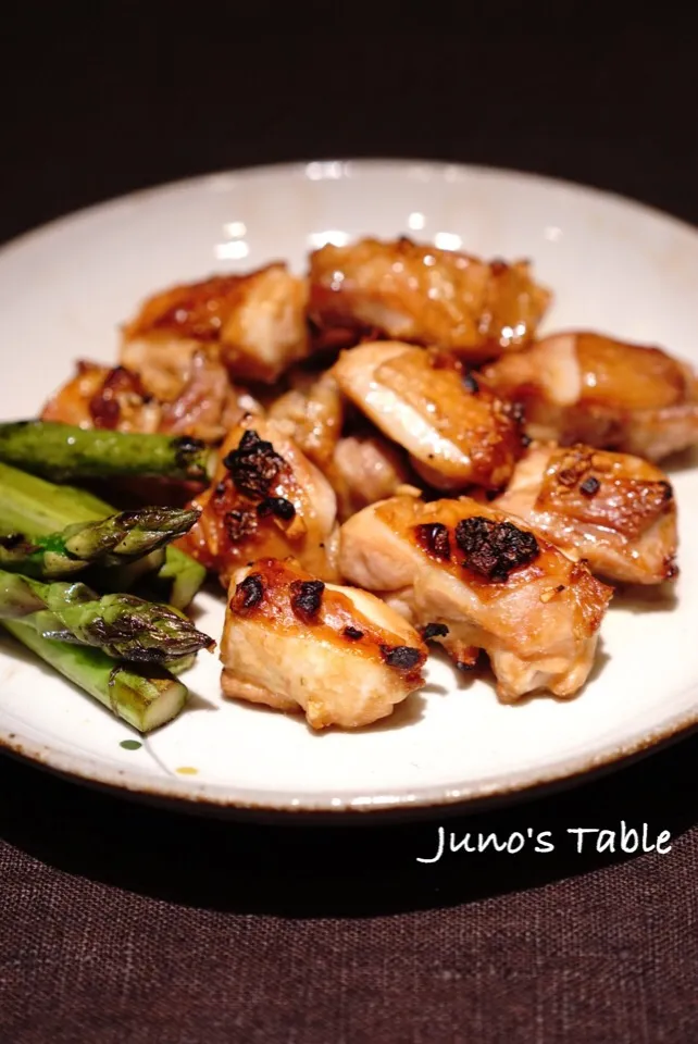 Snapdishの料理写真:Junさんの料理 グリルで簡単焼き鳥🐓オイスターソースとニンニクのみじん切りを和えて焼くだけ|Junさん