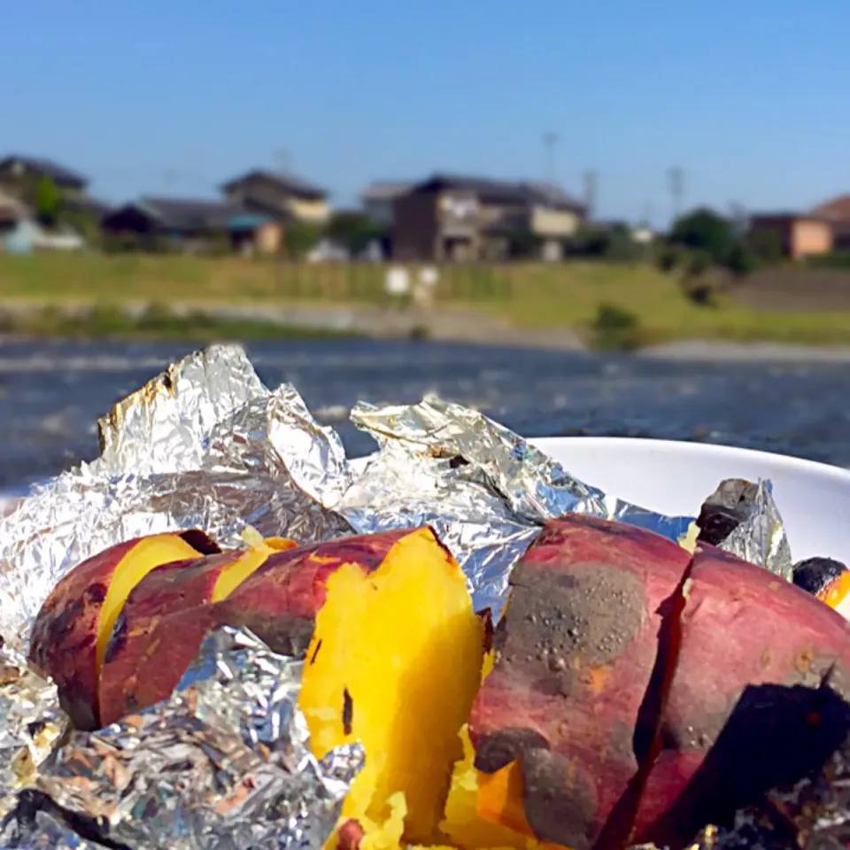 10月16日のおやつ
BBQで焼き芋🍠|miimaさん