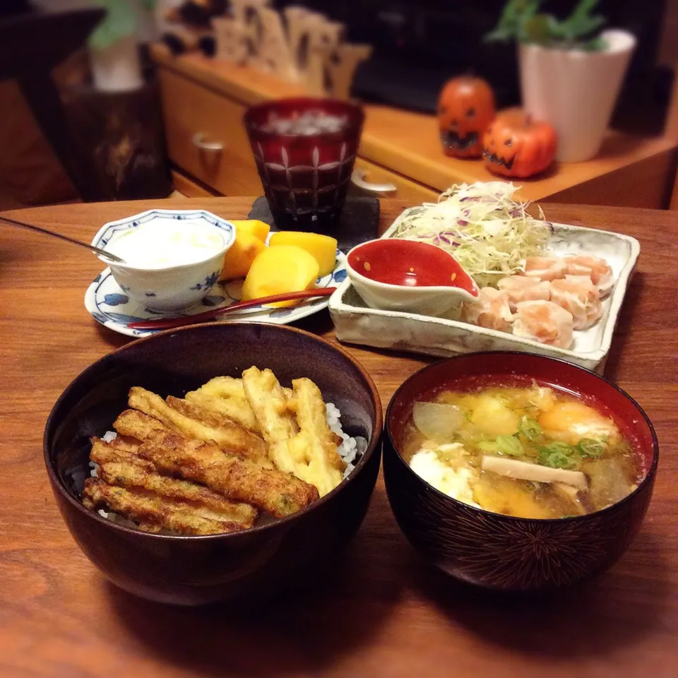 Snapdishの料理写真:残りモノの天ぷらで天丼 2016.10.16|キラ姫さん