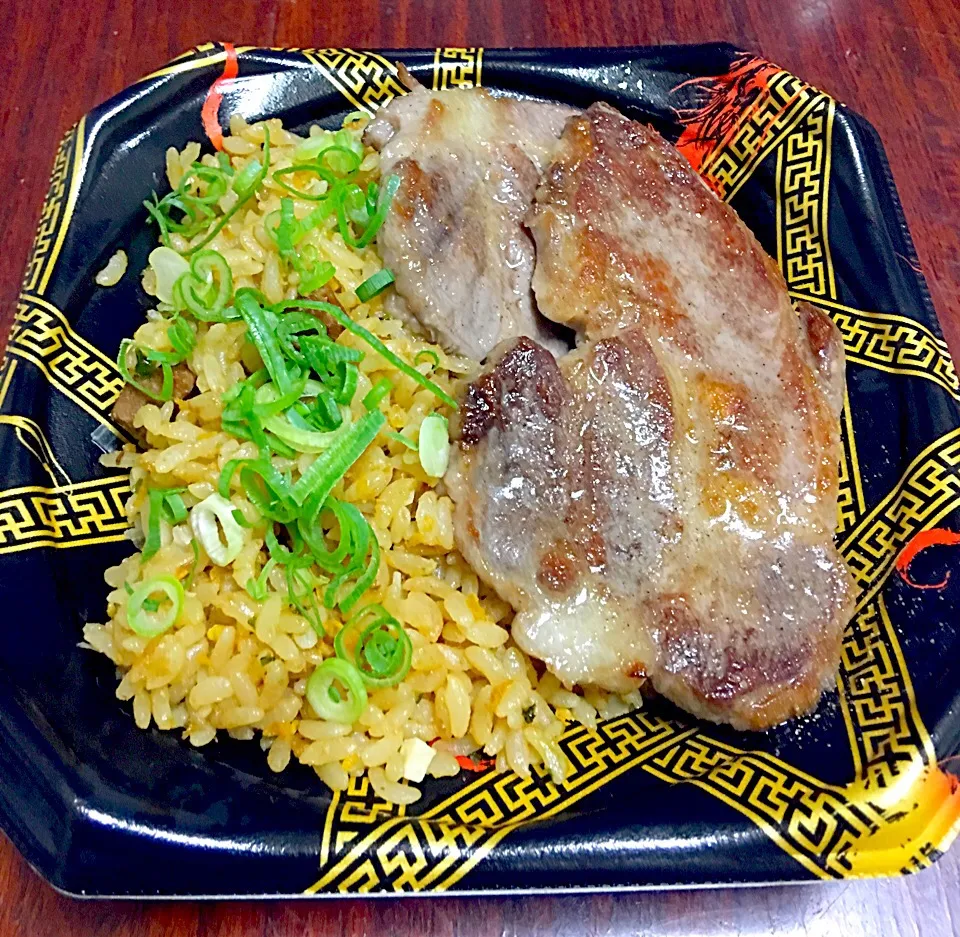 Fried rice with pork steak for dinner🍴|☆*:.｡. o🎀cynthia🎀o .｡.:*☆さん