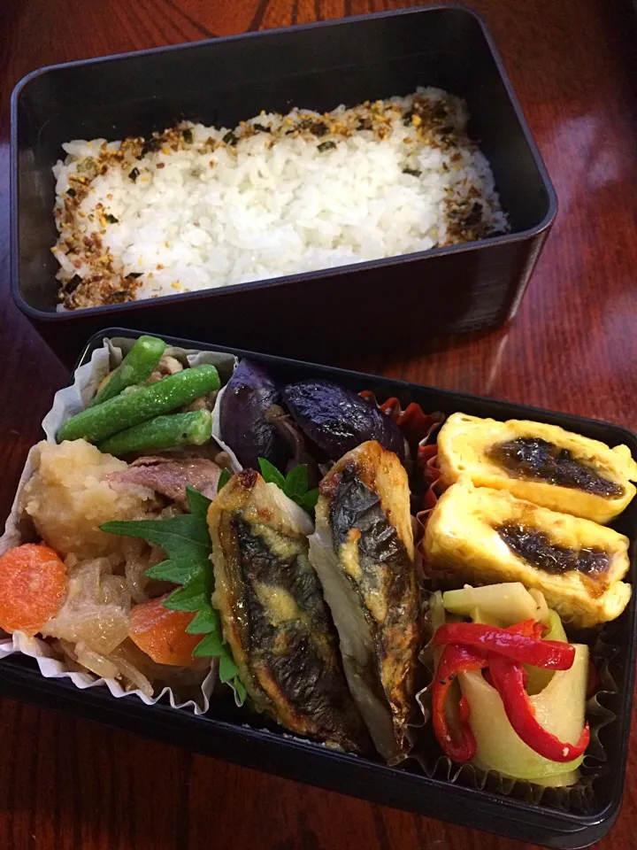 Snapdishの料理写真:肉じゃが弁当|二キィさん