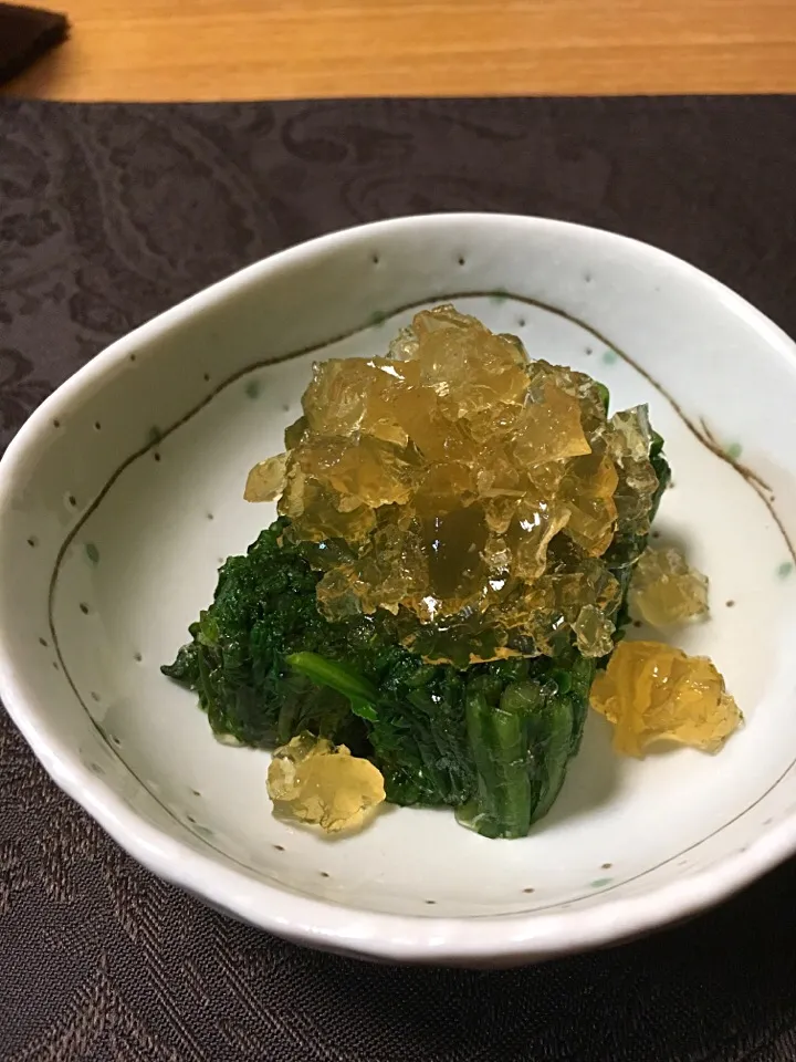 Snapdishの料理写真:春菊のゼリー寄せ|csigapogiさん