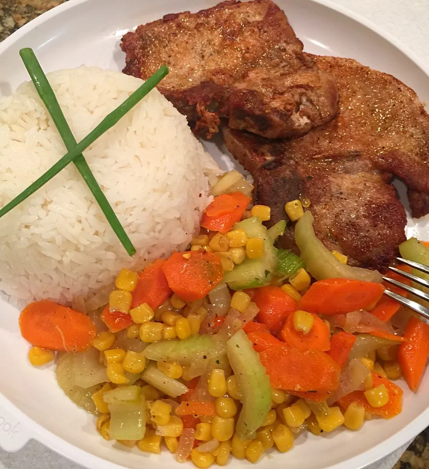 Porkchops and steamed vegetables|Alma's Home Kitchenさん