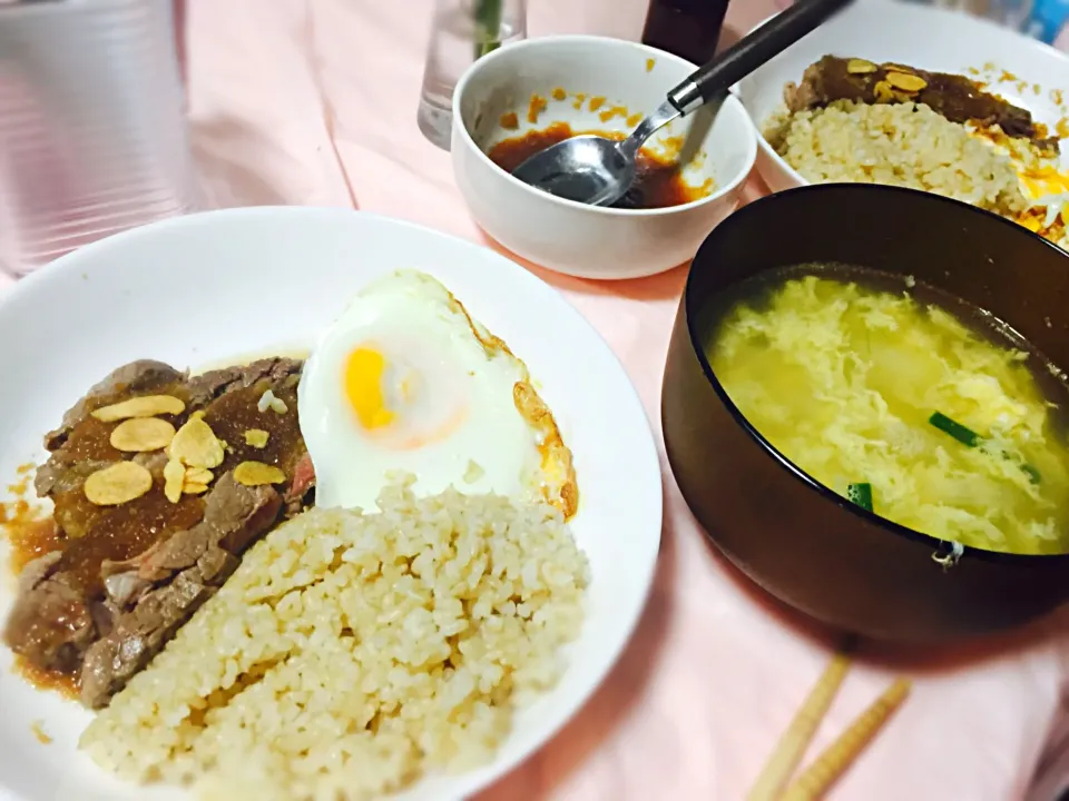 ステーキ丼、ニラ玉スープ💕✨🍴🍗🍖|コアラままさん