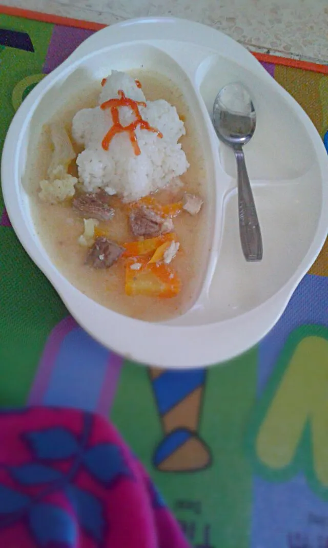 beef soup with turtle rice for little one
maksudnya ala ala bento😁|Dian Puspa Hartianiさん