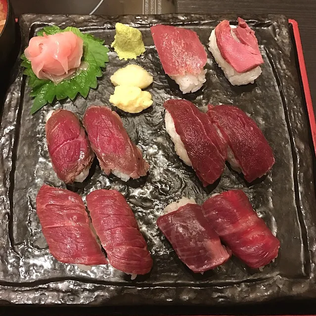 Snapdishの料理写真:桜肉の握りずし|r1990297さん