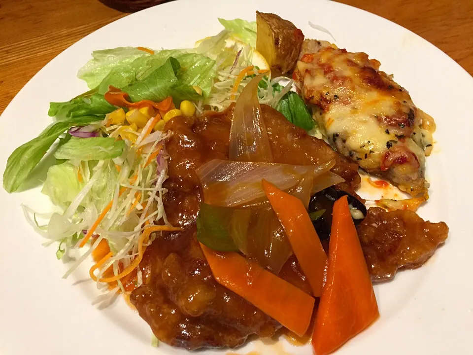 豚肉の唐揚げ甘酢あんかけ 白身魚チーズ焼き 盛り合せ|T. Wonderさん