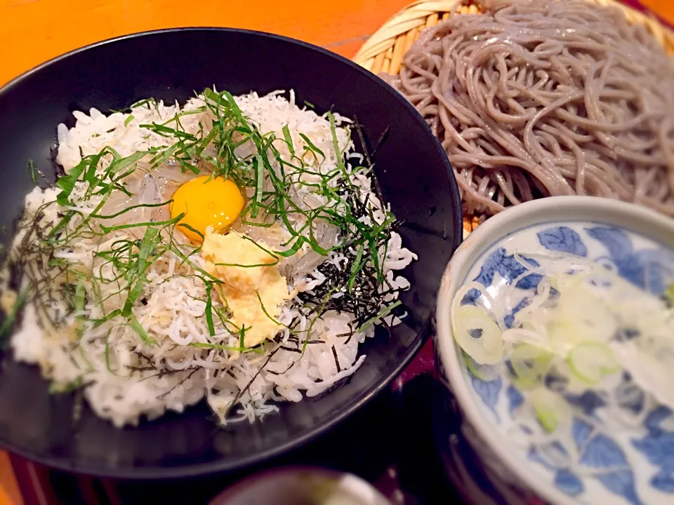 三色しらす丼とゴマそば|リフルシャッフルさん