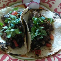 tacos..... 🍴🍴Ribeye steak with grilled onions and red bell peppers.... black beans....garnished with cilantro.... #tacos|Jeunesseさん