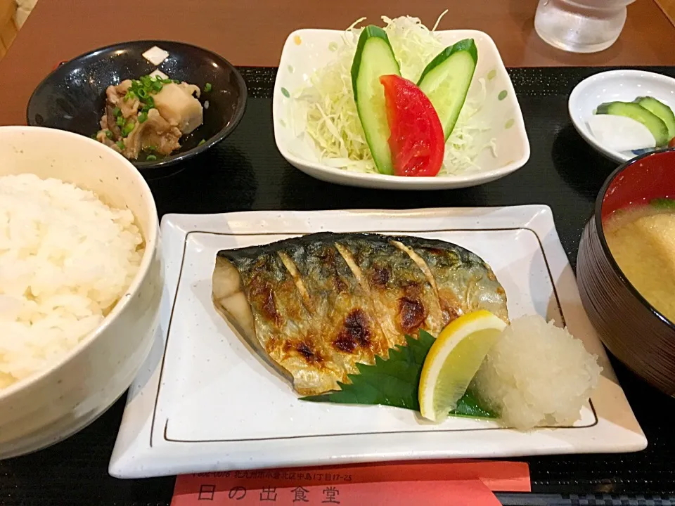 日の出食堂    サバの塩焼き定食|コージ💫さん