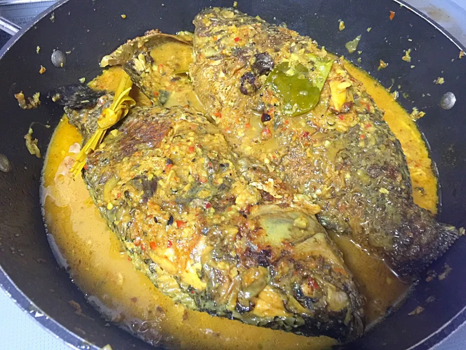 Ikan bumbu acar kuning|yeni kartikasariさん