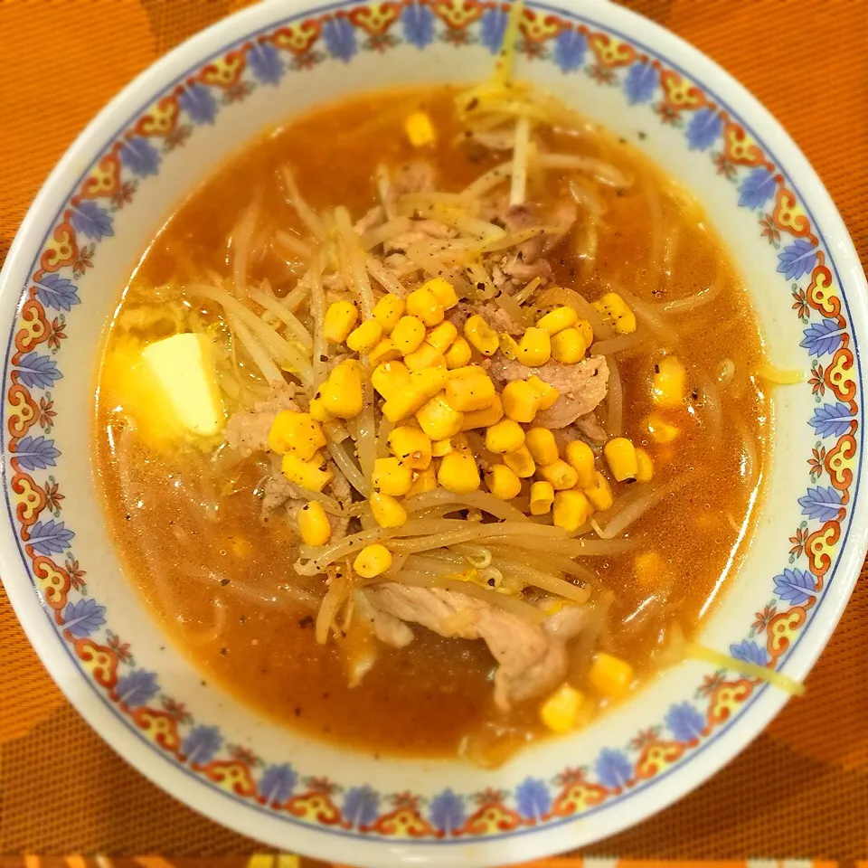 味噌味噌バターコーン🍜

西山製麺で味噌らーめん作りたいな|lazy104さん