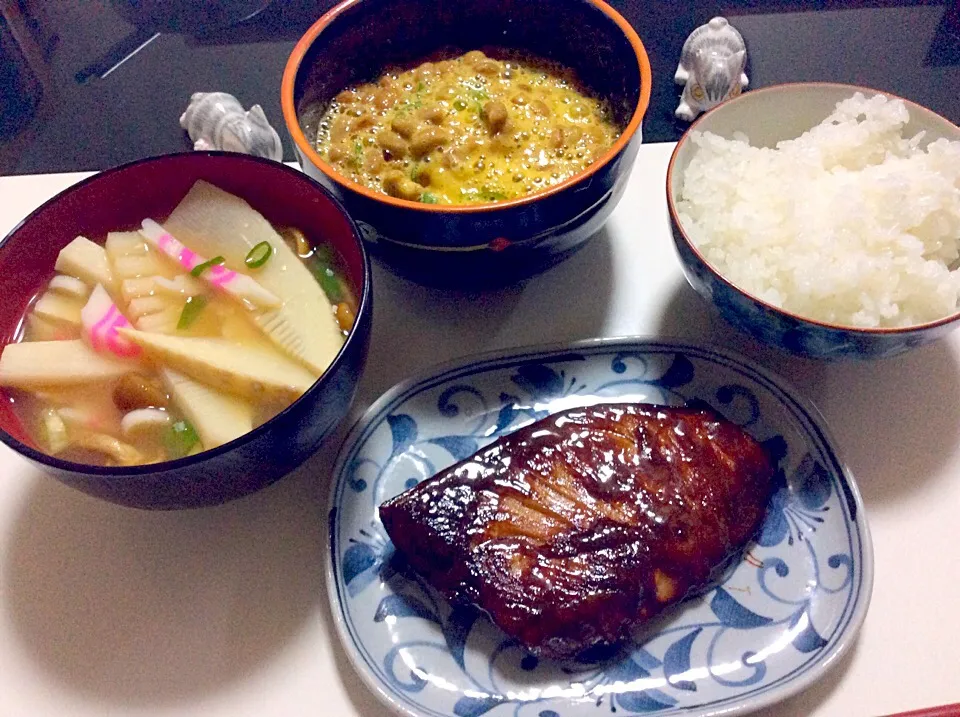 鰤照り  納豆  たけのことナメコのお味噌汁。そして今年の初新米|Takeshi  Nagakiさん