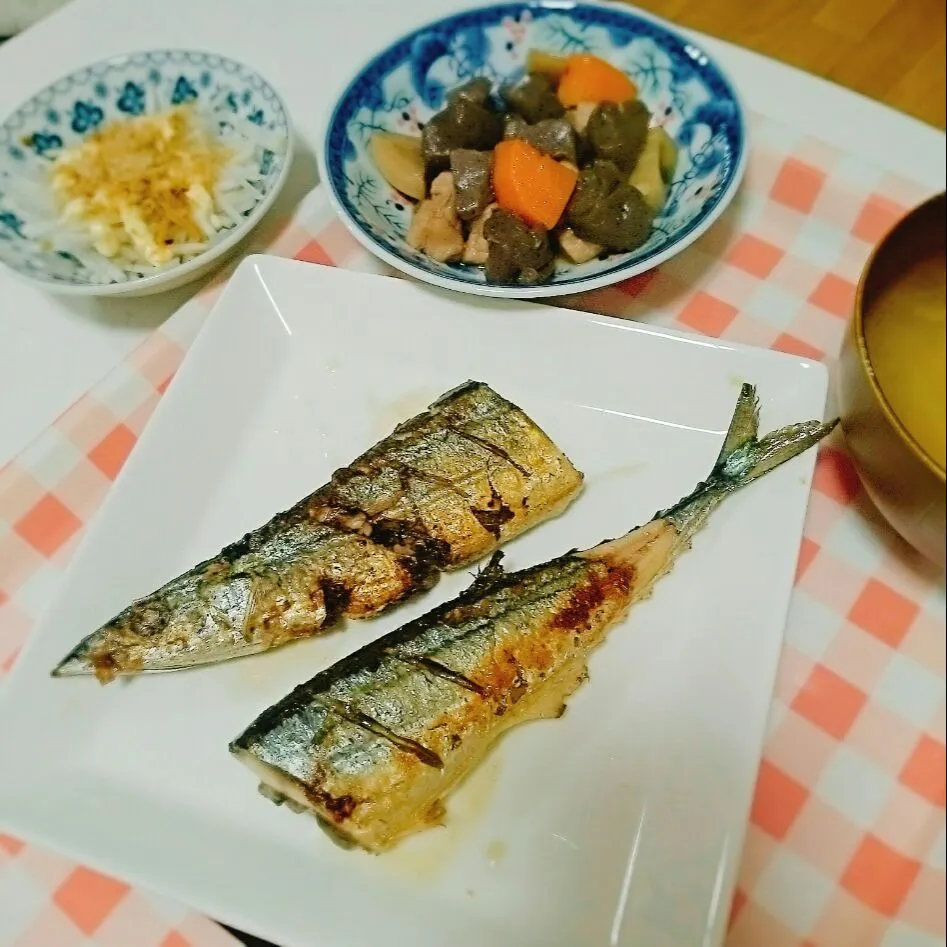 秋刀魚塩焼き・蓮根と蒟蒻の煮物|chocoさん