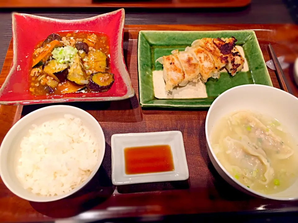 Snapdishの料理写真:麻婆茄子、柚子香る焼き餃子&水餃子|ちびさん