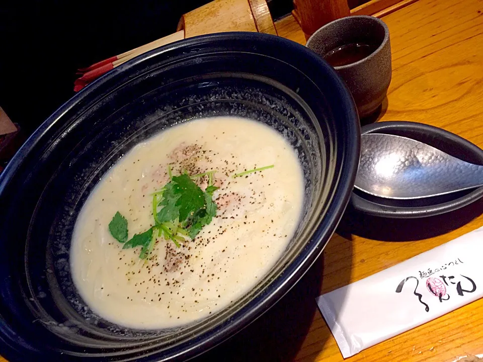 Snapdishの料理写真:鶏クリームのおうどん
大阪 日本橋 つるとんたん|mayuさん