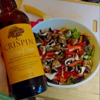 spring salad, mushrooms, red bell peppers, carrots, and red onions #Salad|Jeunesseさん