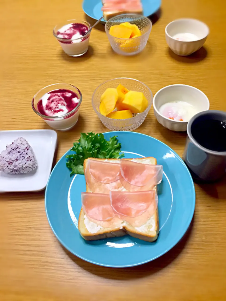 生ハムトースト💕で朝食|まめごろうさん