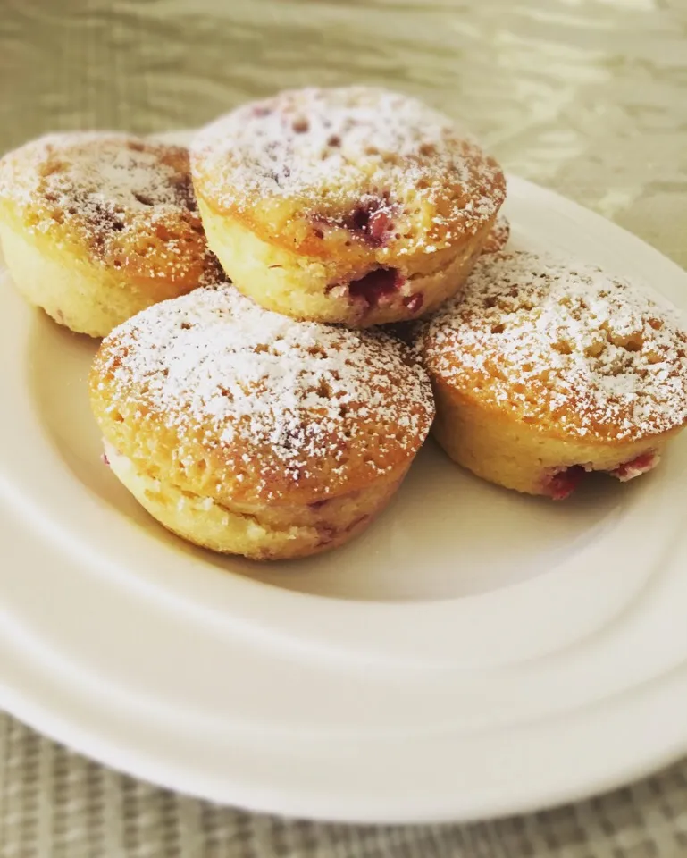 Raspberry and white chocolate blondies|kazuko Tsujiさん