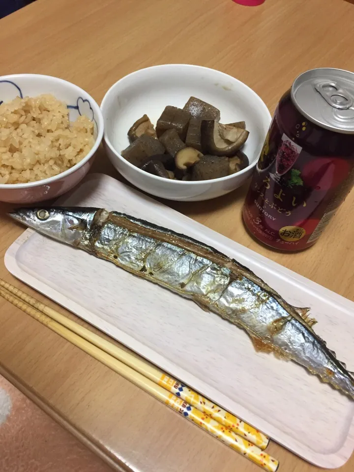 2016.10.18 秋刀魚の塩焼きと椎茸こんにゃくの煮物、茶飯|しおりさん