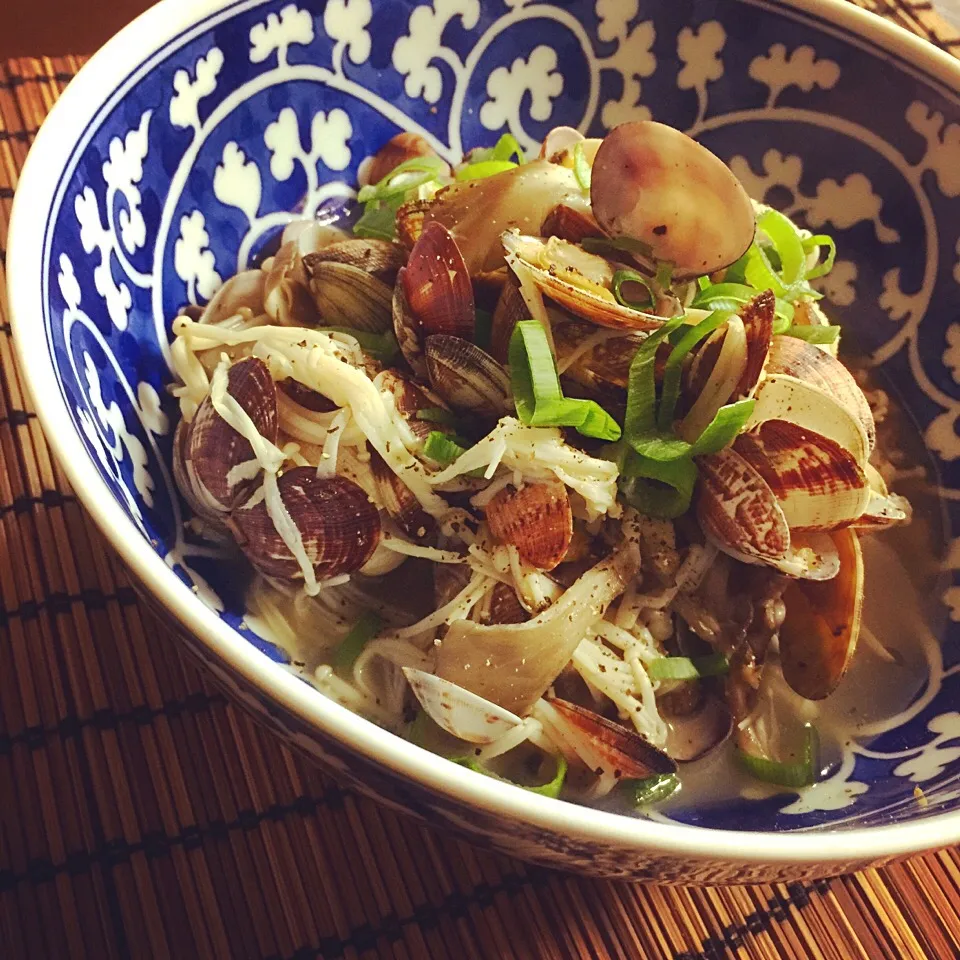 キノコと浅利のバター醤油炒め|🌀さん