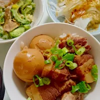 Snapdishの料理写真:豚の角煮丼|めぐりさん