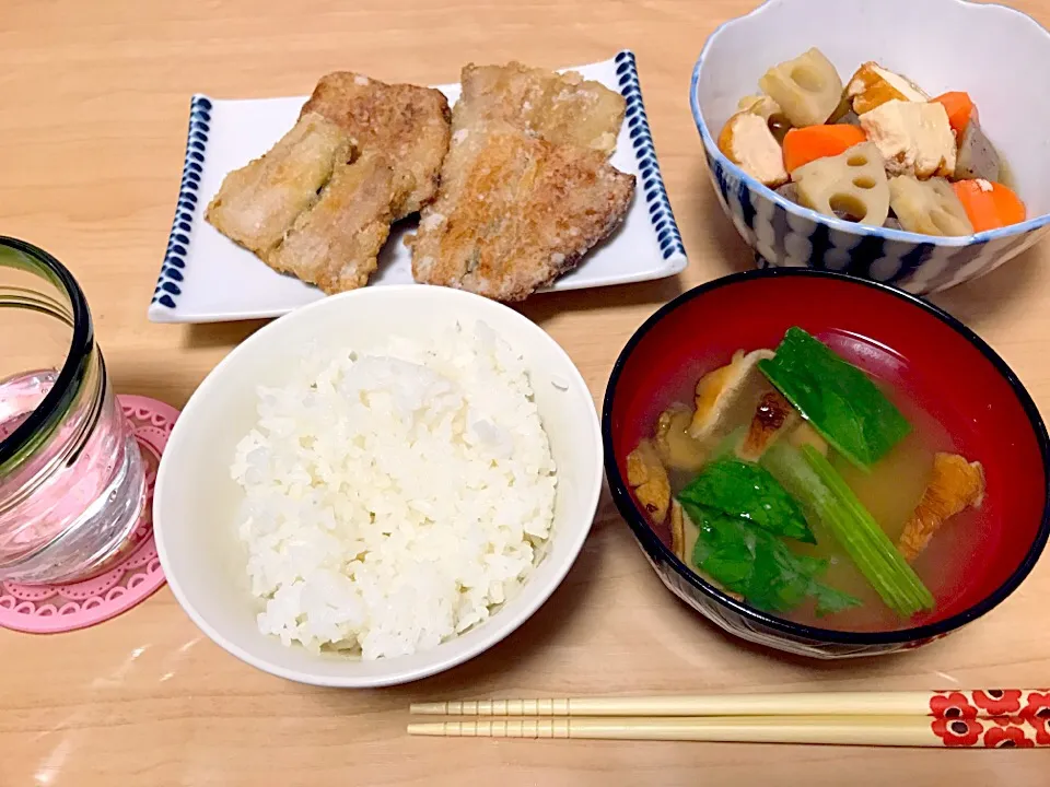 今日は彼遅いから、ひとり夕食  さんまの竜田揚げ  根菜の煮物  みそ汁|a--meさん