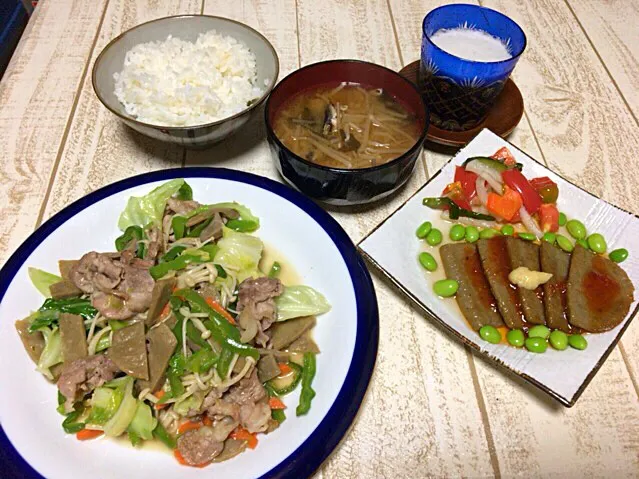 今日の男飯(＞人＜;)静岡黒はんぺんの胡麻油焼きwithピクルスand黒はんぺん入り野菜炒めandモヤシわかめ味噌汁andごはん♬|ひーちゃんさん