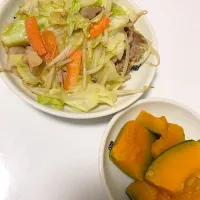 Snapdishの料理写真:今日のおかず
☆野菜炒め
☆かぼちゃの煮物|たもさん