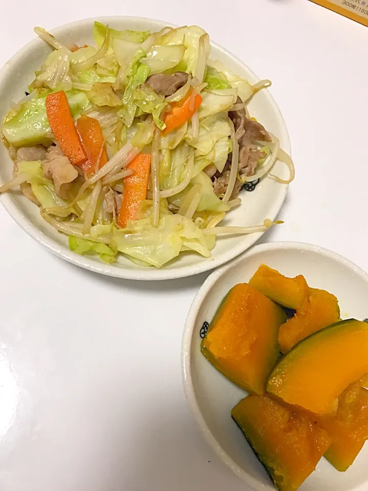 Snapdishの料理写真:今日のおかず
☆野菜炒め
☆かぼちゃの煮物|たもさん