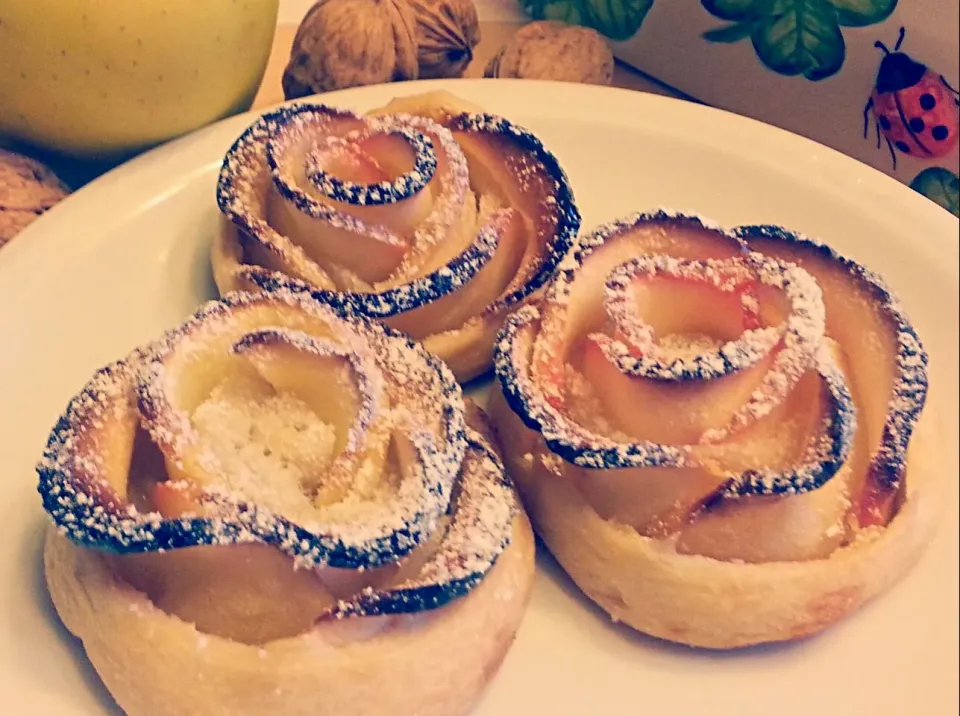 Rose di sfoglia alle mele 
#Fruit #Facile et rapide #Snack/Teatime|Giugiさん